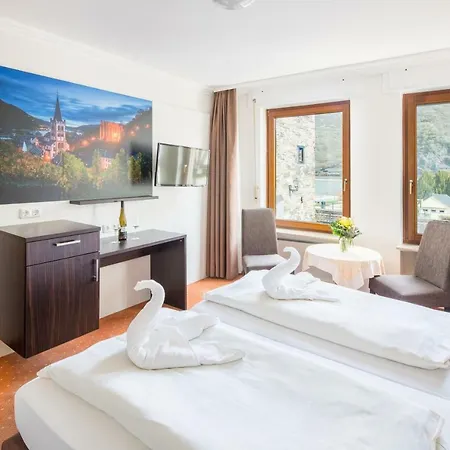 מלון Bacharacher Hof 3*